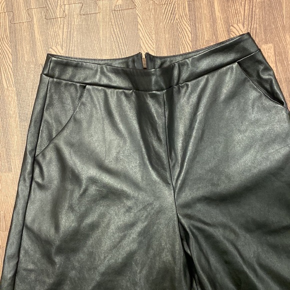 Faux leather culottes. Sz M - Picture 2 of 4